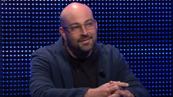 ПРОФЕСОР РАЗВАЛИО У ПОТЕРИ: Одмах му понудили место Трагача, открио и шта није могло да се види у преносу (ВИДЕО) ПРОФЕСОР РАЗВАЛИО У ПОТЕРИ: Одмах му понудили место Трагача, открио и шта није могло да се види у преносу (ВИДЕО)