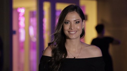 NAJZGODNIJA MAMA: Skinula se Mirka Vasiljević - lepa glumica pokazala savršenu figuru (FOTO) NAJZGODNIJA MAMA: Skinula se Mirka Vasiljević - lepa glumica pokazala savršenu figuru (FOTO)