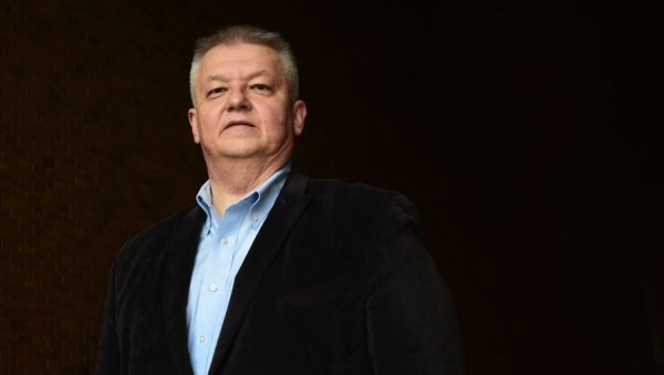 АМЕРИКУ ЧЕКА КРИЗА, А БАЈДЕНА ОПОЗИВ: Обрад Кесић, шеф Представништва РС у Вашингтону, о изборима у БиХ АМЕРИКУ ЧЕКА КРИЗА, А БАЈДЕНА ОПОЗИВ: Обрад Кесић, шеф Представништва РС у Вашингтону, о изборима у БиХ