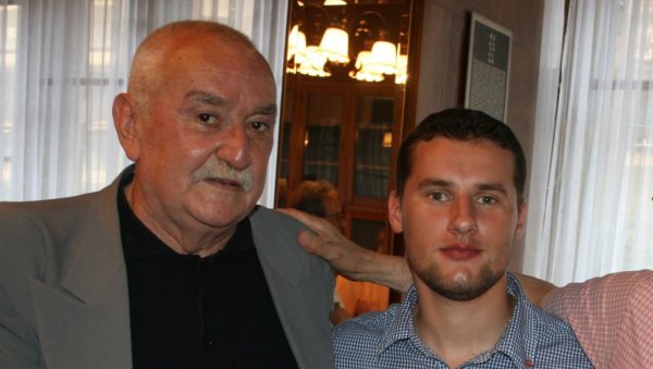 ОМАЖ БЕЛОМ МАРКОВИЋУ: Књига Милоша Јевтића о славном писцу у издању лајковачке библиотеке ОМАЖ БЕЛОМ МАРКОВИЋУ: Књига Милоша Јевтића о славном писцу у издању лајковачке библиотеке