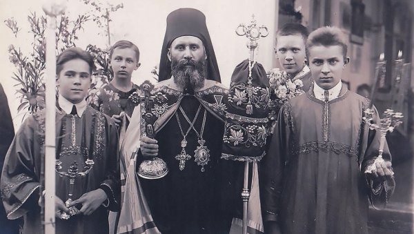 ГОДИНЕ БОРБЕ И ТУГЕ ВЛАДИКЕ ИРИНЕЈА ЋИРИЋА: Патријарх Порфирије ће предводити чин канонизације великог духовника и страдалника СПЦ ГОДИНЕ БОРБЕ И ТУГЕ ВЛАДИКЕ ИРИНЕЈА ЋИРИЋА: Патријарх Порфирије ће предводити чин канонизације великог духовника и страдалника СПЦ