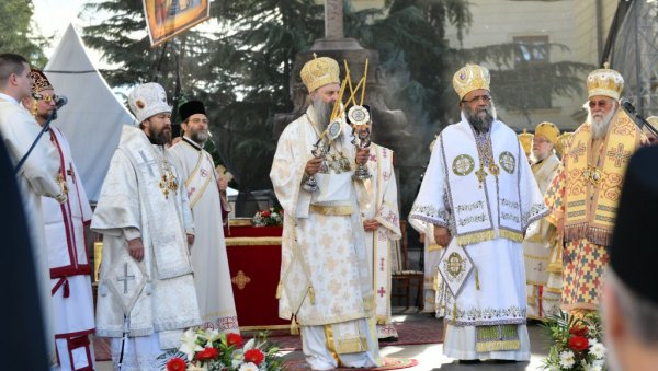 ВЛАДИЦИ ЋИРИЋУ ЦРВЕНО СЛОВО У КАЛЕНДАРУ: Свечана литургија у Светођурђевском саборном храму, поводом канонизације великог духовника СПЦ ВЛАДИЦИ ЋИРИЋУ ЦРВЕНО СЛОВО У КАЛЕНДАРУ: Свечана литургија у Светођурђевском саборном храму, поводом канонизације великог духовника СПЦ