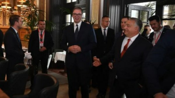 ВИЗИЈА САРАДЊЕ И ЧВРСТОГ ПАРТНЕРСТВА: Вучић наставио разговоре са Орбаном и Нехамером на ручку који је приредио домаћин (ФОТО) ВИЗИЈА САРАДЊЕ И ЧВРСТОГ ПАРТНЕРСТВА: Вучић наставио разговоре са Орбаном и Нехамером на ручку који је приредио домаћин (ФОТО)