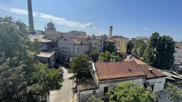 У ЦЕТИЊСКОЈ УЛИЦИ БУКА НИЈЕ УТИХНУЛА: Житељи центра, упркос победи на суду, нису добили одштету, а ни мир У ЦЕТИЊСКОЈ УЛИЦИ БУКА НИЈЕ УТИХНУЛА: Житељи центра, упркос победи на суду, нису добили одштету, а ни мир