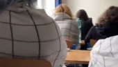 U ŠKOLAMA U ČEŠKOJ SVE TEŽE: Umesto grejanja, đacima podelili ćebad (VIDEO) U ŠKOLAMA U ČEŠKOJ SVE TEŽE: Umesto grejanja, đacima podelili ćebad (VIDEO)