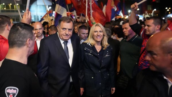 ЦИК: ДОДИК ЈАЧИ ЗА 30.000 ГЛАСОВА - Избори у Српској, али и на нивоу БиХ, правни тим ПДП ради на понављању гласања ЦИК: ДОДИК ЈАЧИ ЗА 30.000 ГЛАСОВА - Избори у Српској, али и на нивоу БиХ, правни тим ПДП ради на понављању гласања