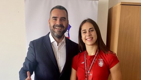 ALEKSANDRA OSVAJA MEDALJE U TEKVONDU: Sekretar Penić ugostio mladu reprezentativku ALEKSANDRA OSVAJA MEDALJE U TEKVONDU: Sekretar Penić ugostio mladu reprezentativku