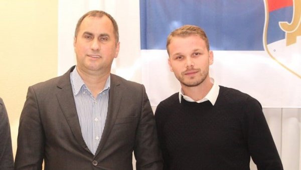 ДА ЛИ ДРАШКО МЕЊА ДРЕС? Бањалучки опозиционари након одржаних избора у клинчу ДА ЛИ ДРАШКО МЕЊА ДРЕС? Бањалучки опозиционари након одржаних избора у клинчу