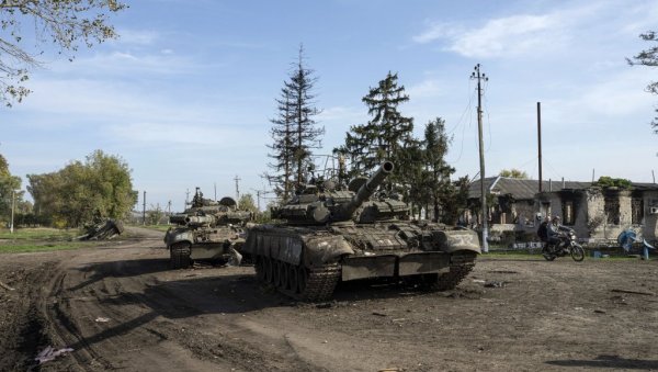 РАТ У УКРАЈИНИ: Одбијени напади ВСУ на више праваца, припрема за нову офанзиву; Стигло појачање Кијеву из Велике Британије (ВИДЕО) РАТ У УКРАЈИНИ: Одбијени напади ВСУ на више праваца, припрема за нову офанзиву; Стигло појачање Кијеву из Велике Британије (ВИДЕО)