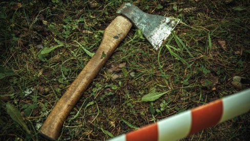 PRETIO ŽENI UBISTVOM SEKIROM: Na saslušanju u Tužilaštvu, nasilnik sve negirao PRETIO ŽENI UBISTVOM SEKIROM: Na saslušanju u Tužilaštvu, nasilnik sve negirao
