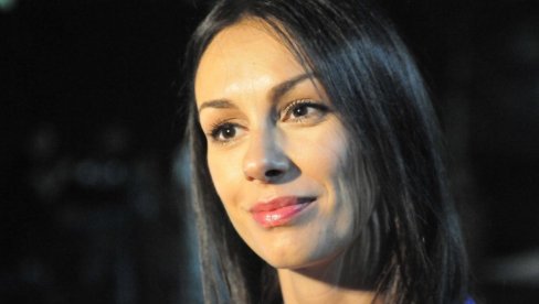 SLOBODA JE GODINAMA KRILA OD JAVNOSTI: Kako je glumica izgledala u venčanici - nikad viđena fotografija glumice SLOBODA JE GODINAMA KRILA OD JAVNOSTI: Kako je glumica izgledala u venčanici - nikad viđena fotografija glumice