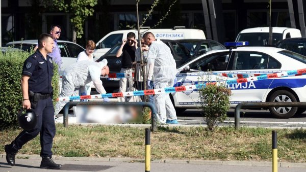 СМРТ ПЕТРЕ (2,5) ОТВОРИЛА ПАНДОРИНУ КУТИЈУ: Многи окривљују ЦЗСР, социјални радници питају - где су суд, тужилаштво и полиција? СМРТ ПЕТРЕ (2,5) ОТВОРИЛА ПАНДОРИНУ КУТИЈУ: Многи окривљују ЦЗСР, социјални радници питају - где су суд, тужилаштво и полиција?