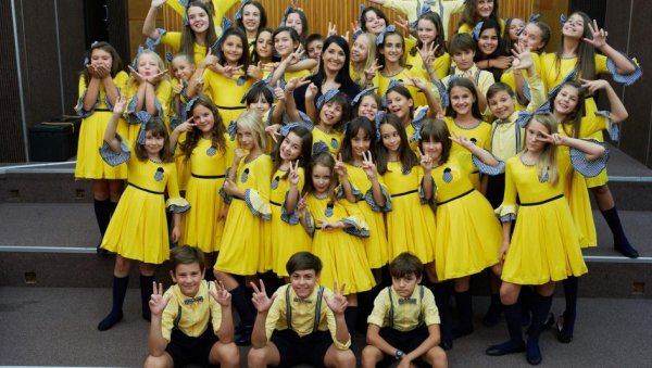 СПЕКТАКЛ ЗА НАЈМЛАЂЕ: Концерт хора Колибри вечерас у Смедереву СПЕКТАКЛ ЗА НАЈМЛАЂЕ: Концерт хора Колибри вечерас у Смедереву