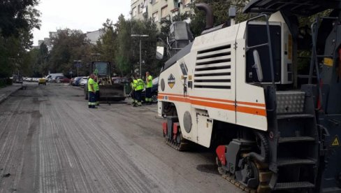 U NOVOM SADU NASTAVLJENA INTENZIVNA OBNOVA SAOBRAĆAJNICA: Počinje rekonstrukcija druge deonice Futoškog puta U NOVOM SADU NASTAVLJENA INTENZIVNA OBNOVA SAOBRAĆAJNICA: Počinje rekonstrukcija druge deonice Futoškog puta