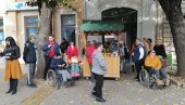 UZ POMOĆ GUSENICE LAKŠE UZ STEPENICE: Olakšanje za osobe sa invaliditetom u Kikindi UZ POMOĆ GUSENICE LAKŠE UZ STEPENICE: Olakšanje za osobe sa invaliditetom u Kikindi