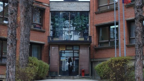 NASILNIK TUKAO ŽENU, POLICIJU ZATEKAO ŠOK KAD SU IZAŠLI NA TEREN: U stanu pronađeno malokalibarsko oružje i municija NASILNIK TUKAO ŽENU, POLICIJU ZATEKAO ŠOK KAD SU IZAŠLI NA TEREN: U stanu pronađeno malokalibarsko oružje i municija