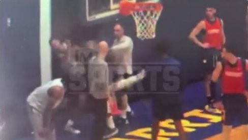 VRATIO GA JE NA FABRIČKA PODEŠAVANJA: Isplivao snimak tuče košarkaša NBA šampiona VRATIO GA JE NA FABRIČKA PODEŠAVANJA: Isplivao snimak tuče košarkaša NBA šampiona