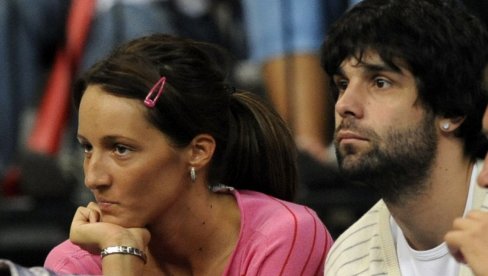NEKADA PAR, A ONDA RASKID VERIDBE: Ovo je glavni uzrok razlaza Maje Ognjenović i Miloša Teodosića NEKADA PAR, A ONDA RASKID VERIDBE: Ovo je glavni uzrok razlaza Maje Ognjenović i Miloša Teodosića