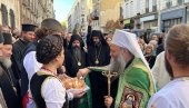 ПАТРИЈАРХ БЛАГОСИЉАО СРПСКИ НАРОД У ПАРИЗУ: Светиња препуна, верници у реду и на улици ПАТРИЈАРХ БЛАГОСИЉАО СРПСКИ НАРОД У ПАРИЗУ: Светиња препуна, верници у реду и на улици