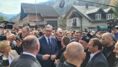 VUČIĆ NAJAVIO NOVE INVESTICIJE: Predsednik posetio Raški i Moravički okrug (FOTO/VIDEO) VUČIĆ NAJAVIO NOVE INVESTICIJE: Predsednik posetio Raški i Moravički okrug (FOTO/VIDEO)