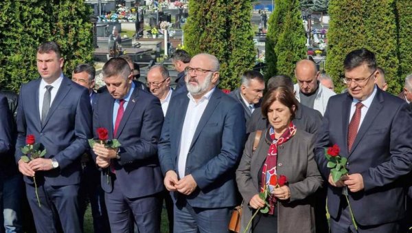 У МАСАКРУ УБИЈЕНО 2.214 СРБА: У Мркоњић граду обележено 27 година од свирепог злочина у западној Крајини У МАСАКРУ УБИЈЕНО 2.214 СРБА: У Мркоњић граду обележено 27 година од свирепог злочина у западној Крајини