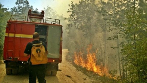 ПОЖАРИ У ОКОЛИНИ БИЈЕЛОГ ПОЉА: Изгореле две куће