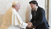 PAPA POZVAN U POSETU CRNOJ GORI: Abazović ocenio da bi to bilo nešto istorijsko PAPA POZVAN U POSETU CRNOJ GORI: Abazović ocenio da bi to bilo nešto istorijsko