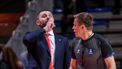 DETALJ KOJI JE PROMAKAO SVIMA: Trener Igokee na tajm-autu opsovao Vukčevića DETALJ KOJI JE PROMAKAO SVIMA: Trener Igokee na tajm-autu opsovao Vukčevića