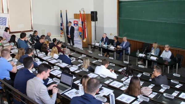 РАСПИСАН КОНКУРС ЗА СТИПЕНДИЈУ „ДОСИТЕЈ“: Ево колико студената може да добије помоћ и до када је рок за пријаве РАСПИСАН КОНКУРС ЗА СТИПЕНДИЈУ „ДОСИТЕЈ“: Ево колико студената може да добије помоћ и до када је рок за пријаве