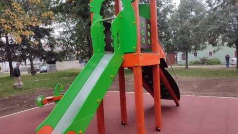 УЛАГАЊЕ ВРЕДНО 7,7 МИЛИОНА ДИНАРА: У Лесковцу отворена два нова игралишта за децу
