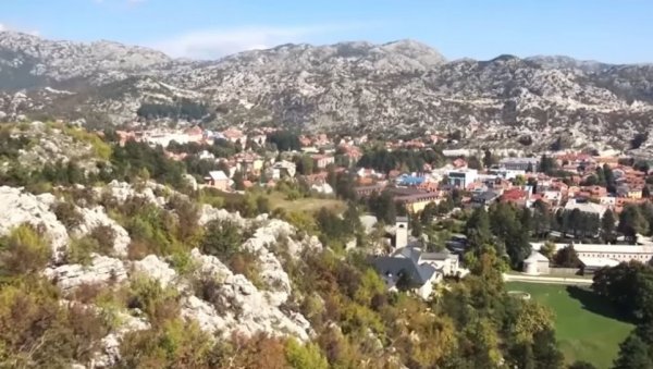 ПОЛИЦИЈСКА АКЦИЈА НА ЦЕТИЊУ: Одузете четири цеви ПОЛИЦИЈСКА АКЦИЈА НА ЦЕТИЊУ: Одузете четири цеви