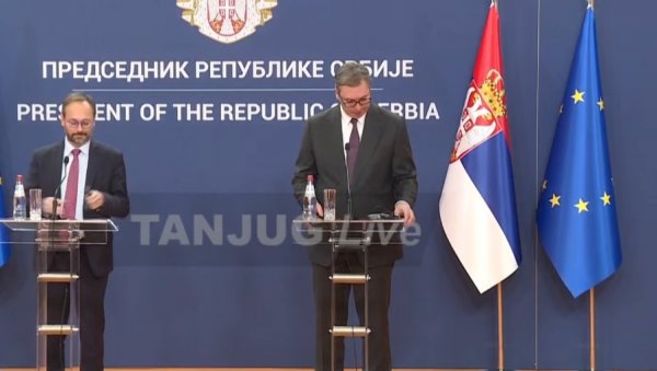 ВУЧИЋ НАКОН САСТАНКА СА ШЕФОМ ДЕЛЕГАЦИЈЕ: Србија ће са великом озбиљношћу и одговорношћу сагледати ставове ЕУ по том питању ВУЧИЋ НАКОН САСТАНКА СА ШЕФОМ ДЕЛЕГАЦИЈЕ: Србија ће са великом озбиљношћу и одговорношћу сагледати ставове ЕУ по том питању