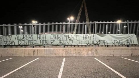 JUVENTUS GORI A ANJELI SE ČEŠLJA: Grupa navijača Juventusa pred gradski derbi podržala Alegrija i zatražila ostavku predsednika kluba (FOTO)