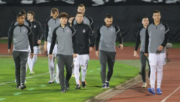 НОВО, УРГЕНТНО САОПШТЕЊЕ ФК ПАРТИЗАН: Затражена једна хитна смена, указано на иживљавања и људе послате по задатку НОВО, УРГЕНТНО САОПШТЕЊЕ ФК ПАРТИЗАН: Затражена једна хитна смена, указано на иживљавања и људе послате по задатку