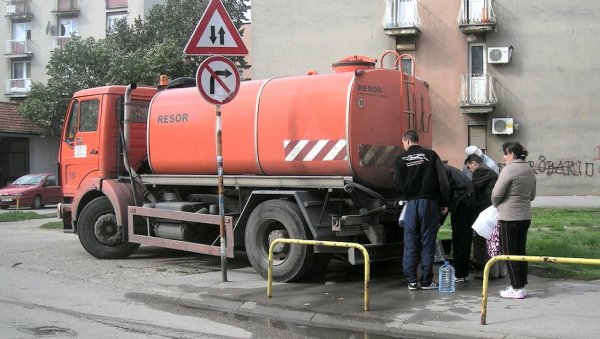 ДЕЛОВИ БЕОГРАДА ЗА ВИКЕНД БЕЗ ВОДЕ: Ове општине имаће проблема у водоснабдевању ДЕЛОВИ БЕОГРАДА ЗА ВИКЕНД БЕЗ ВОДЕ: Ове општине имаће проблема у водоснабдевању