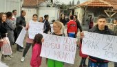 ДУГОВИ ГАСЕ СВЕТЛО: Град организовао састанак, али Роми још усаглашавају ставове ДУГОВИ ГАСЕ СВЕТЛО: Град организовао састанак, али Роми још усаглашавају ставове