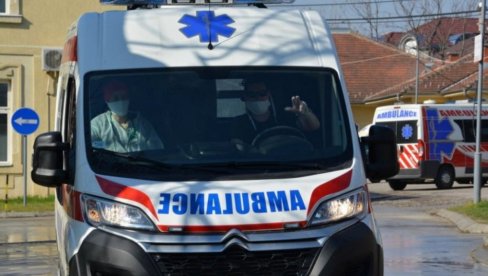 УЖАС У НОВОМ САДУ: Жена (79) пала са зграде, хитно пребачена у болницу