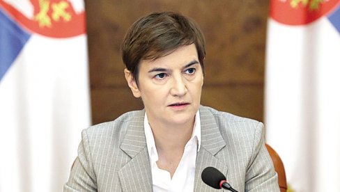 BRNABIĆ SUTRA U NOVOM SADU: Premijerka obilazi područja pogođena nevremenom BRNABIĆ SUTRA U NOVOM SADU: Premijerka obilazi područja pogođena nevremenom