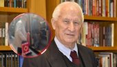 МАТИЈА БЕЋКОВИЋ У ТРОЛИ: Ко се још од познатих личности вози градским превозом (ФОТО) МАТИЈА БЕЋКОВИЋ У ТРОЛИ: Ко се још од познатих личности вози градским превозом (ФОТО)