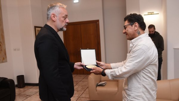 ПОНОСАН САМ НА СВОГ ОЦА И НОВОСТИ! Радослав Стојановић, син Максима по чијем је узвишеном делу утемељен 1963. Најплеменитији подвиг ПОНОСАН САМ НА СВОГ ОЦА И НОВОСТИ! Радослав Стојановић, син Максима по чијем је узвишеном делу утемељен 1963. Најплеменитији подвиг