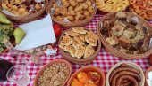 ОД НАРОДНИХ ОБИЧАЈА ДО ЛЕСКОВАЧКИХ СПЕЦИЈАЛИТЕТА: „Михољски сусрети села“ у Опарићу ОД НАРОДНИХ ОБИЧАЈА ДО ЛЕСКОВАЧКИХ СПЕЦИЈАЛИТЕТА: „Михољски сусрети села“ у Опарићу