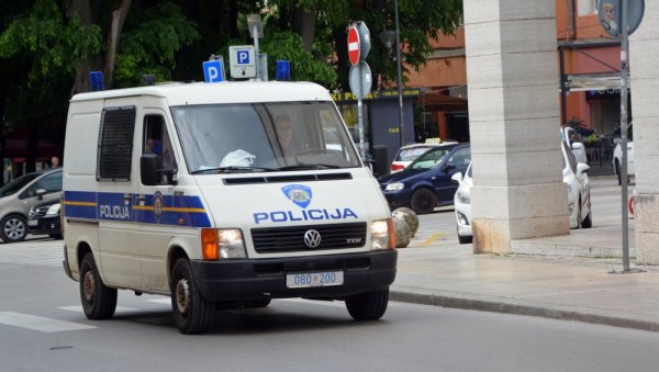 МРТАВ ПИЈАН УСМРТИО ДЕТЕ (13), ПА ПОБЕГАО: Несрећи присуствовали дечакови другари, трагедија потресла Хрватску МРТАВ ПИЈАН УСМРТИО ДЕТЕ (13), ПА ПОБЕГАО: Несрећи присуствовали дечакови другари, трагедија потресла Хрватску