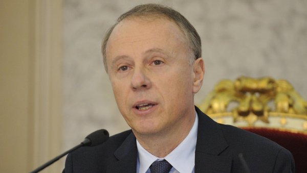 ОГЛАСИЛО СЕ МИНИСТАРСТВО ИНФОРМИСАЊА: Осуђујемо дискриминаторски поступак и кршење закона од стране ректора Ђокића ОГЛАСИЛО СЕ МИНИСТАРСТВО ИНФОРМИСАЊА: Осуђујемо дискриминаторски поступак и кршење закона од стране ректора Ђокића