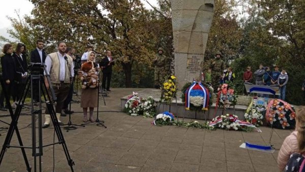 УБИЛИ СУ И БЕБУ СТАРУ ДЕВЕТ ДАНА: Сећање на жртве фашиста - Пре 81 годину код Лознице је мучки ликвидирано 450 мештана УБИЛИ СУ И БЕБУ СТАРУ ДЕВЕТ ДАНА: Сећање на жртве фашиста - Пре 81 годину код Лознице је мучки ликвидирано 450 мештана