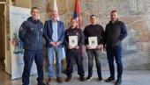 НАЈБОЉИ ЦРНОЈЕВИЋ И СТАНКОВИЋ: Признања најбољем полицајцу и ватрогасцу у Земуну НАЈБОЉИ ЦРНОЈЕВИЋ И СТАНКОВИЋ: Признања најбољем полицајцу и ватрогасцу у Земуну