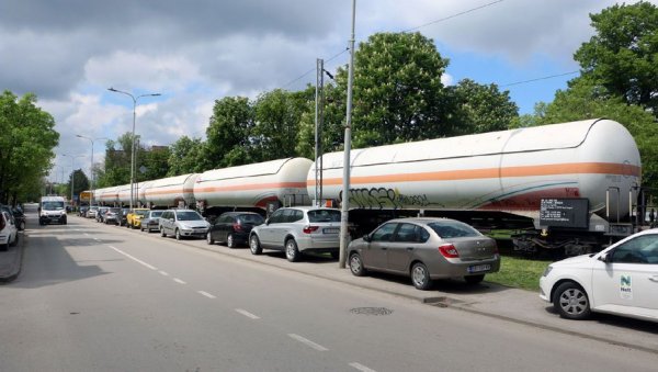 ПРОФИТЕРИ ШВЕРЦОВАЛИ ГАС У ХРВАТСКУ И БУГАРСКУ: Зашто је Влада донела одлуку да до краја октобра забрани извоз горива ПРОФИТЕРИ ШВЕРЦОВАЛИ ГАС У ХРВАТСКУ И БУГАРСКУ: Зашто је Влада донела одлуку да до краја октобра забрани извоз горива