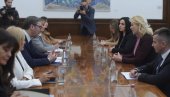 ВУЧИЋ СЕ САСТАО СА ДАНИЈЕЛОМ ЂУРОВИЋ: Наставићемо да јачамо пријатељске везе (ФОТО) ВУЧИЋ СЕ САСТАО СА ДАНИЈЕЛОМ ЂУРОВИЋ: Наставићемо да јачамо пријатељске везе (ФОТО)