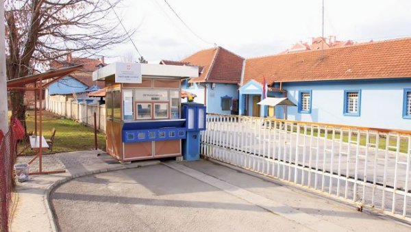 ЧАЧАК БЕЗ ЗАТВОРА: Због реновирања притвореници и затвореници у Крагујевцу ЧАЧАК БЕЗ ЗАТВОРА: Због реновирања притвореници и затвореници у Крагујевцу