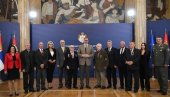 VUČIĆ SA DELEGACIJOM SUBNOR: Posebno počastvovan što sam mogao da stegnem ruku i dvojici boraca koji su učestvovali u oslobađanju Beograda
