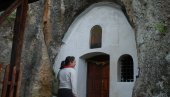 ФРЕСКА ЋЕЛАВОГ ИСУСА НАЛАЗИ СЕ У ПИРОТСКОМ СЕЛУ: Према проценама историчара настала је у 13. веку ФРЕСКА ЋЕЛАВОГ ИСУСА НАЛАЗИ СЕ У ПИРОТСКОМ СЕЛУ: Према проценама историчара настала је у 13. веку